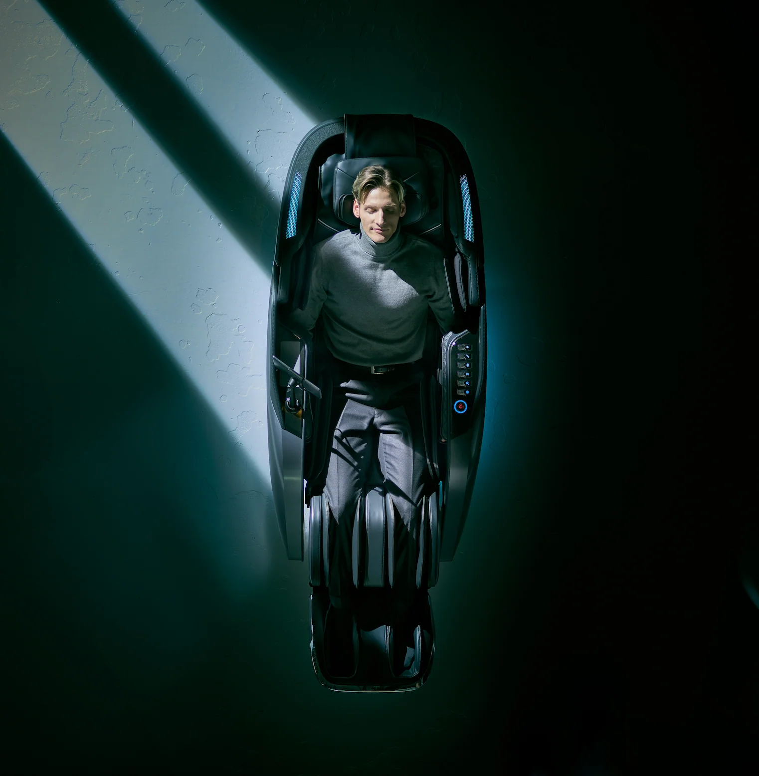 Fujiiryoki Cyber Relax Pro Massage Chair - Image 4